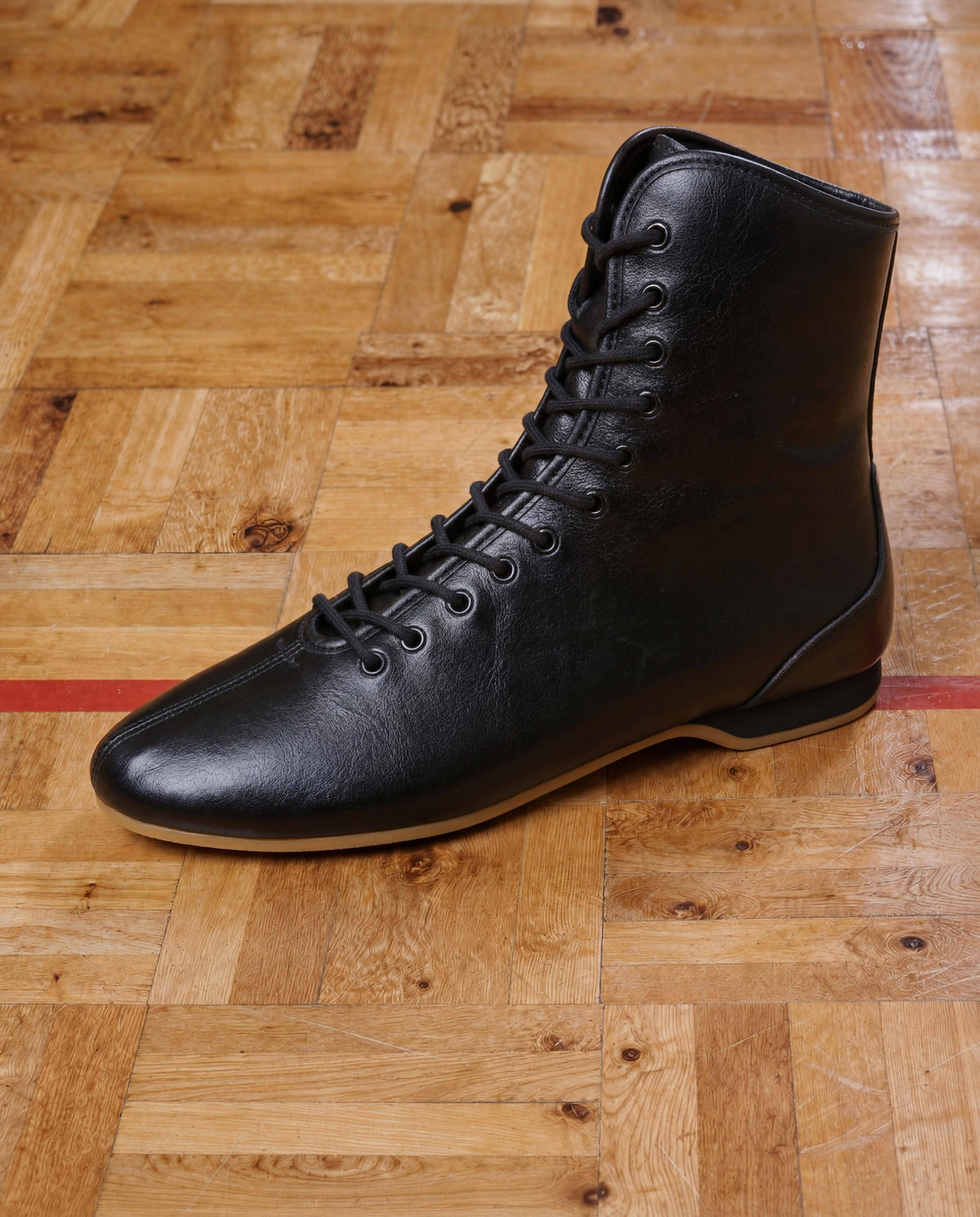 STRIDE - Gardestiefel 11-Loch unisex Gardeschuhe durchgehende Gummisohle schwarz Nappaleder